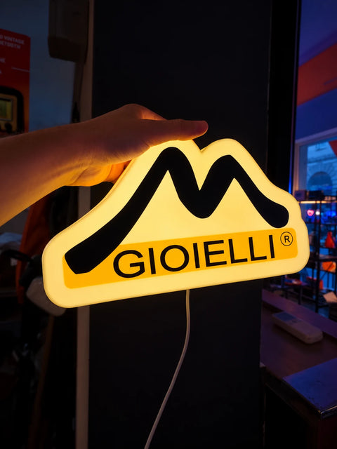 Lightbox m gioielli acceso, realizzato da Erwitt Neon