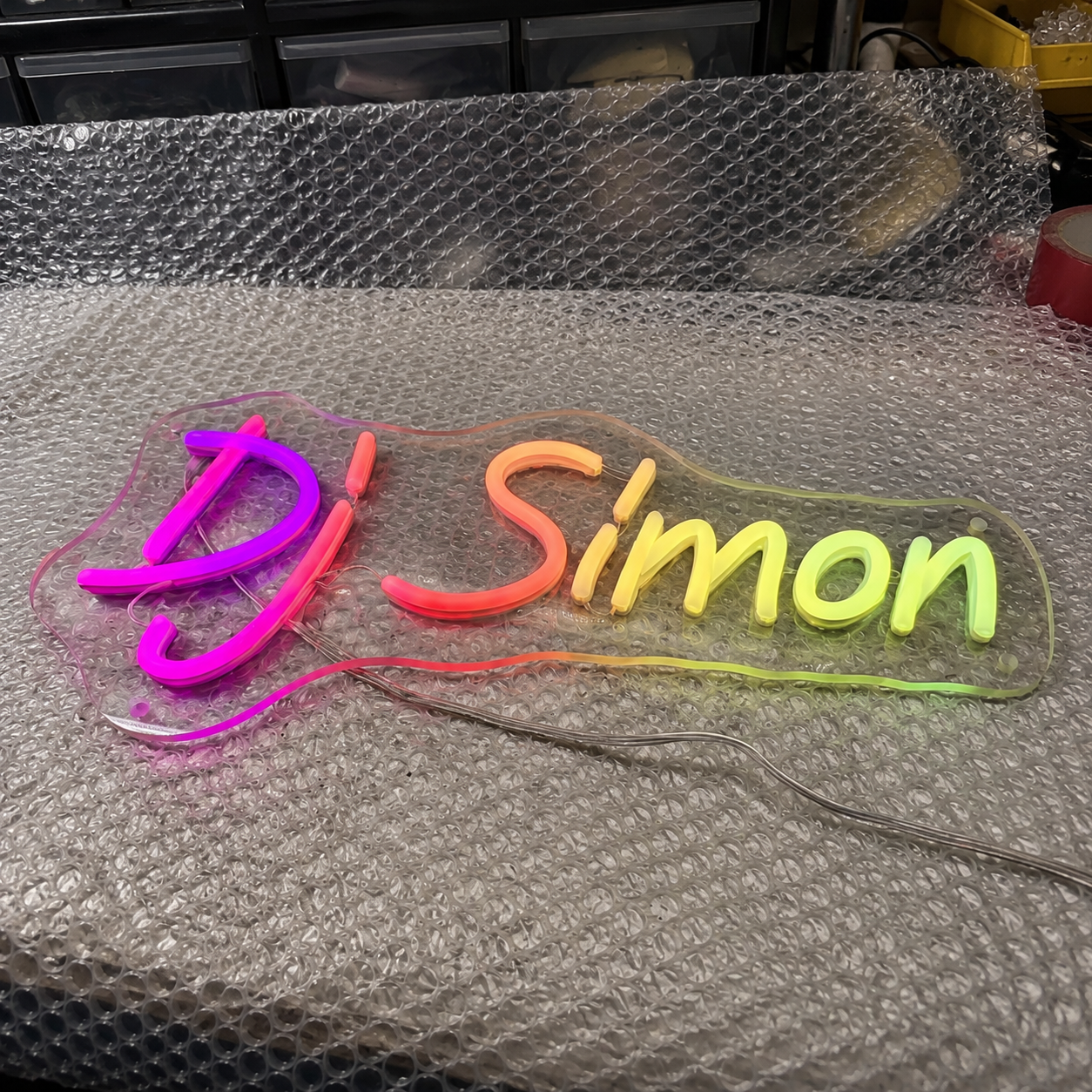 Neon LED DJ Simon realizzato da Erwitt