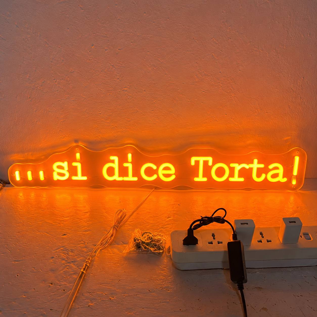 Neon LED …si dice Torta! realizzato da Erwitt